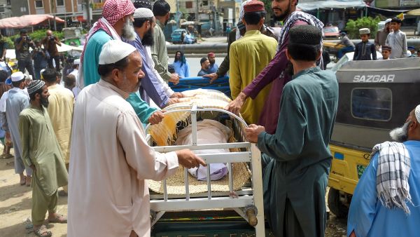 11 killed in Pakistan Ramadan donation stampede