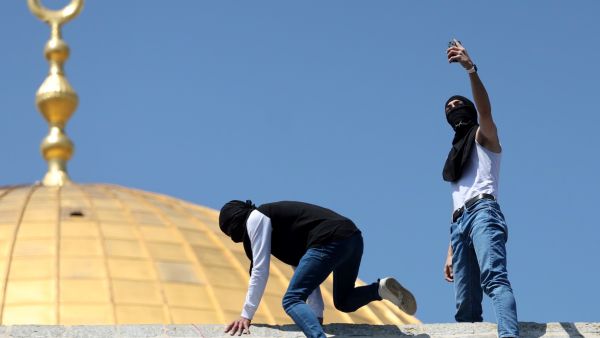 مستوطنون يقتحمون المسجد الأقصى في القدس المحتلة