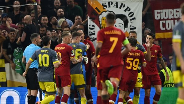 Footballers in action during the UEFA Europa Conference League final football match between AS Roma and Feyenoord at the Air Albania Stadium in Tirana on May 25, 2022. (Photo by OZAN KOSE / AFP)