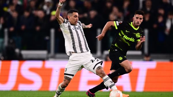 Juventus' Argentinian forward Angel Di Maria and Sporting CP's Portuguese defender Goncalo Inacio (R) go for the ball during the UEFA Europa League quarter-finals first leg football match between Juventus and Sporting CP, on April 13, 2023 at the Juventus stadium in Turin. (Photo by Marco BERTORELLO / AFP)