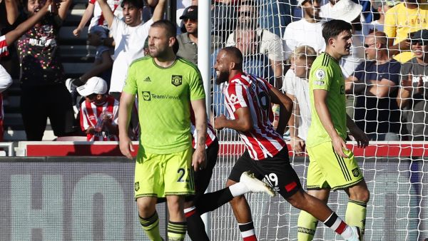 Brentford's French midfielder Bryan Mbeumo (C) celebrates after scoring their fourth goal during the English Premier League football match between Brentford and Manchester United at Brentford Community Stadium in London on August 13, 2022. (Photo by Ian Kington / AFP)