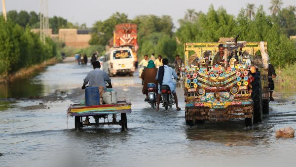 مصرع وزير الأوقاف الباكستاني في حادث سير