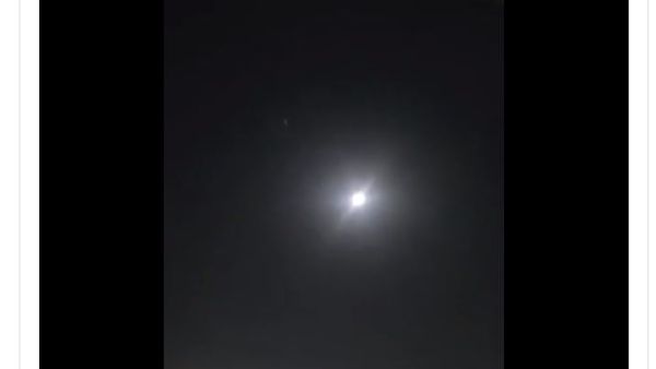 وامكن تصوير الغارة من مدينة الرمثا الاردنية المحاذية للحدود السورية 