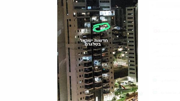 الطائرة تسللت الى المنزل من شرفته