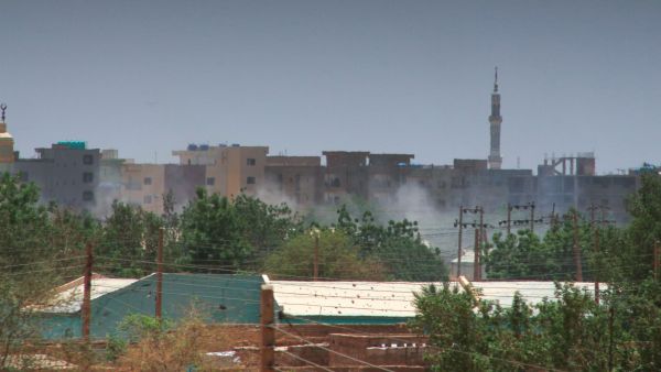 انفجارات واشتباكات متواصلة في الخرطوم رغم بدء سريان الهدنة