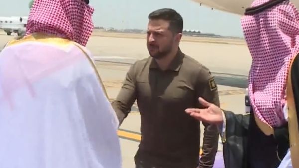 زيلينسكي يصل الى جدة لحضور القمة العربية