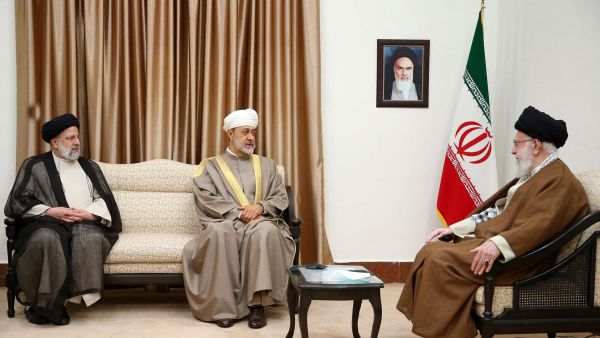 خامنئي يشيد بتطور العلاقات مع السعودية ومصر