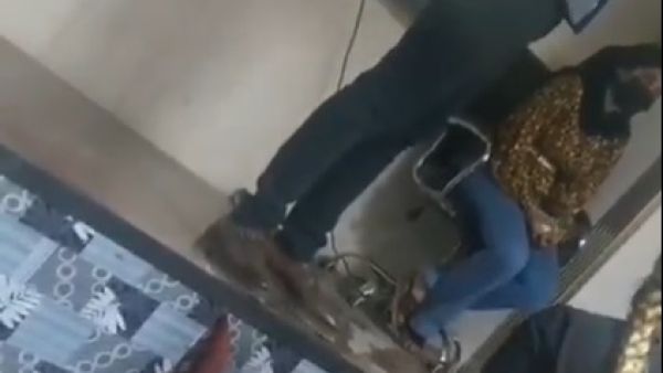 لجنة تحقيق عاجلة في فيديو مدرس الكيمياء الاهوج بالعراق