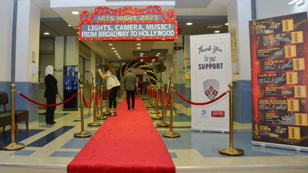 Burgan bank sponsors american united school’s annual art's night