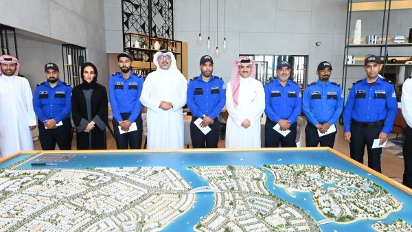 Diyar Al Muharraq Honors Security Staff