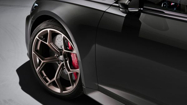 Audi Relies on SportContact 7 Tyres for its  RS 6 Avant Performance 