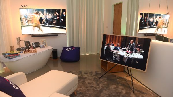 سامسونج تطرح مفهوم "منزل الترفيه الذكي" مع مجموعتها المذهلة من التلفزيونات الذكية