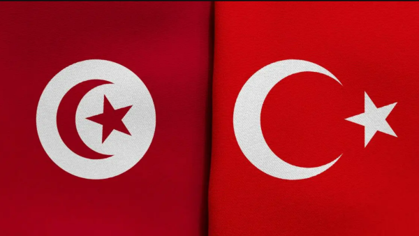 العلم التركي والعلم التونسي 