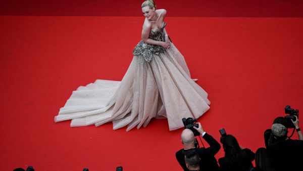 أفضل 4  إطلالات لمشاهير نجوم مهرجان كان السينمائي
