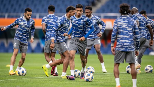 Al-Hilal's players take part in a fooball training session at Saitama Stadium in Saitama on May 5, 2023, on the eve of the second leg of the AFC Champions League final between Saudi Arabia's Al-Hilal and Japan's Urawa Red Diamonds. (Photo by Yuichi YAMAZAKI / AFP)