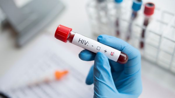HIV+ kills Egyptian drug addicted dancer 