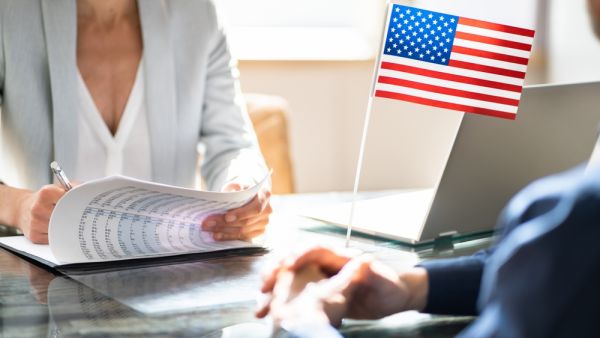 وصل إجمالي عدد تأشيرات الهجرة إلى اميركا عالميًا ما يقرب من 493 ألفًا  لعام 2022.