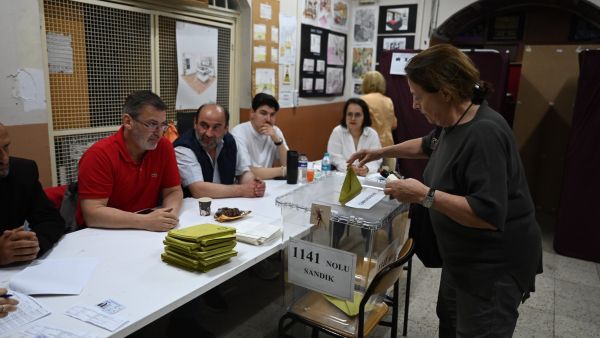 يحق لنحو 61 مليون ناخب التصويت داخل تركيا