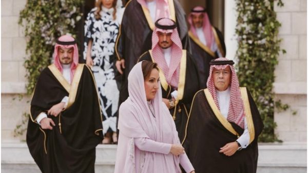 عائلة آل سيف في الزفاف الملكي