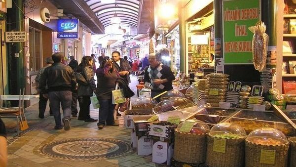 السوق الشعبي في ازميت