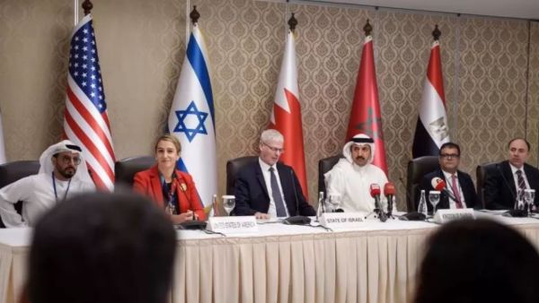 مؤتمر التطبيع العربي الاسرائيلي- الصورة عن وسائل اعلام عبرية