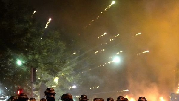  "أعمال الشغب" أسفرت عن تدمير نحو 25 سيارة، وإضرام النار في عدد من المباني الإدارية،