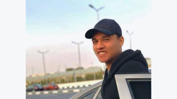 محمد صلاح الأوسط بين شقيقين، الأكبر يدعى محمود، والأصغر عبده. 