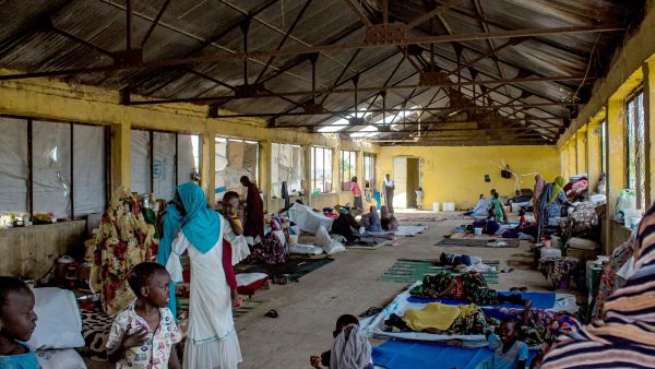 المدنيون يواصلون الفرار من دارفور مع اتساع المعارك في الاقليم