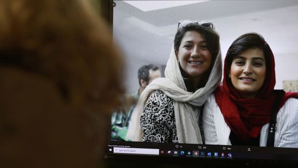 Niloufar Hamedi and Elaheh Mohammadi