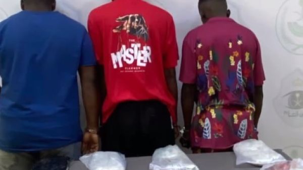 حشيش في مكة!.. ضبط 18 كلغ مخبأة داخل مركبة واعتقال 3 سعوديين