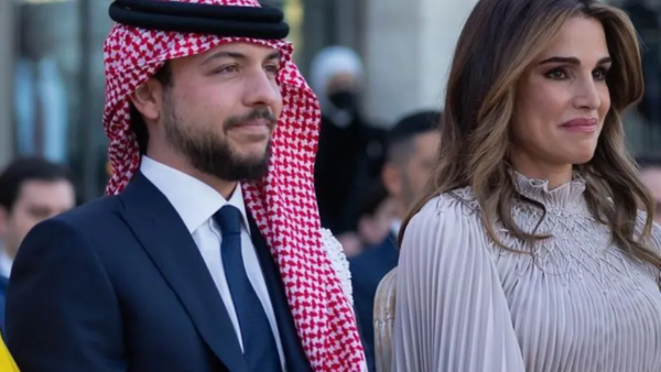 الملكة رانيا مع الأمير الحسين