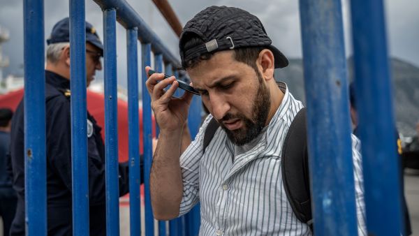 غرق قارب على متنه مئات الأشخاص قبالة سواحل جنوب اليونان