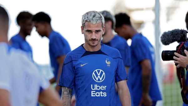 France's forward Antoine Griezmann attends a training session at the Algarve stadium, in Faro on June 15, 2023, on the eve of their UEFA Euro 2024 group B qualification football match against Gibraltar. (Photo by Thomas COEX / AFP)