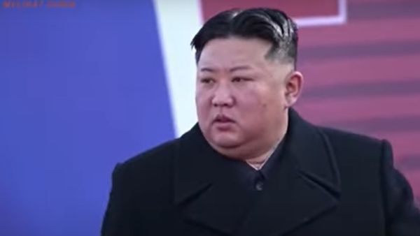 وزن كيم عاد اكثر من 140 كلغم ويعيش في حلقة مفرغة من السهر والشرب والتدخين