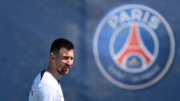Paris Saint-Germain's Argentinian forward Lionel Messi reacts during a training session at club's training ground in Saint-Germain-en-Laye, west of Paris on June 1, 2023, two days prior to the L1 football match against Clermont. (Photo by FRANCK FIFE / AFP)