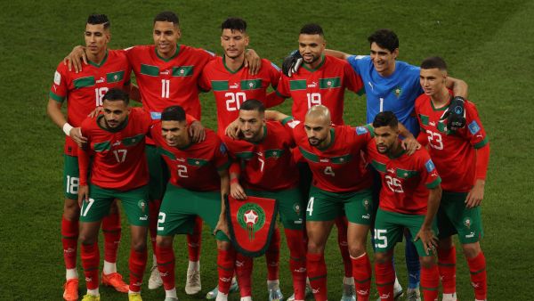 Morocco's starting XI pose prior to the Qatar 2022 World Cup football third place play-off match between Croatia and Morocco at Khalifa International Stadium in Doha on December 17, 2022. (Photo by ADRIAN DENNIS / AFP)