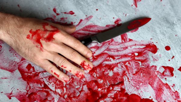 أب يذبح ابنه قبل عيد الأضحى بيوم