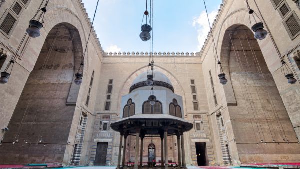 جلال البحيري يضرب عن الطعام