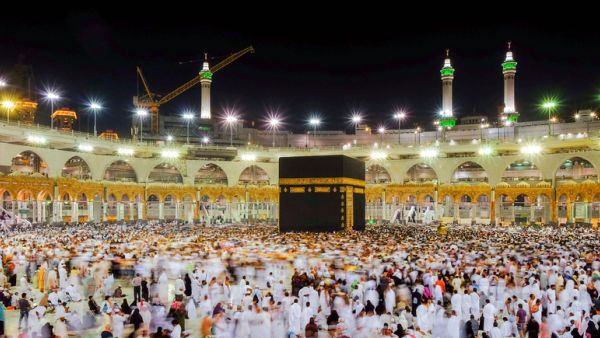  فوران بئر زمزم سواءا يوم الخامس عشر من شعبان او غيره