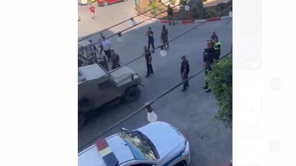 تصدت الاجهزة الامنية الفلسطينية لقافلة سيارات عسكرية ومصفحات على ابواب مدينة الخليل