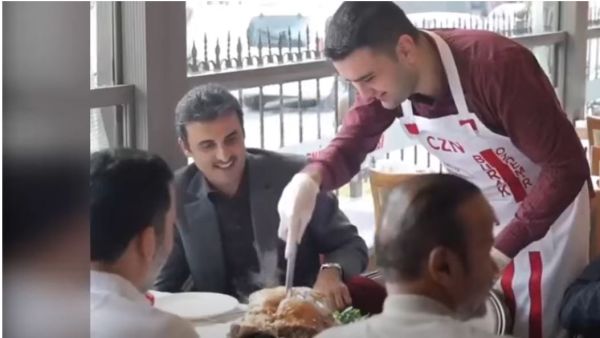 بوراك مستضيف امير قطر في مطعمه