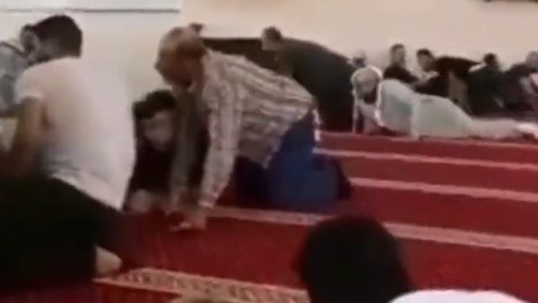 وفاة منفذ الهجوم على المسجد بلبنان متأثرا باصابته برصاص الجيش