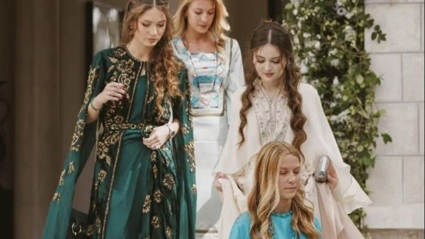 بنات الأمير هاشم بن الحسين في حفل زفاف الأمير الحسين 