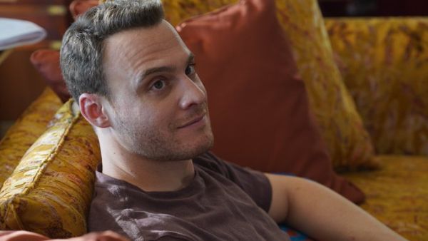  Bürsin has been causing problems on the set of Ya Çok Seversen (Twitter)
