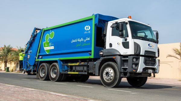 يركز محور الأفراد على الحفاظ على بيئة عمل شاملة ومجزية من خلال جذب كفاءات متميزة والحفاظ عليها وتطوير وتنمية مهاراتها. كما يشمل هذا المحور على توفير حلول رعاية العاملين ومبادرات المشاركة مجموعة "إمداد" تطلق إطار عمل جديد للاستدامة
