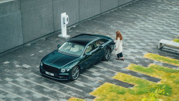 Luxury British marque posts six-monthly operating profits of €390 million 
