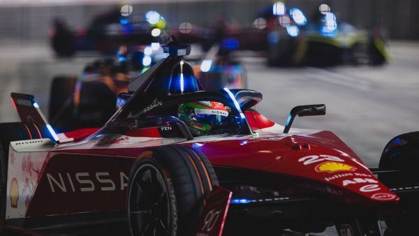 Nissan Formula E Team ends Season 9 in the points at London E- Prix