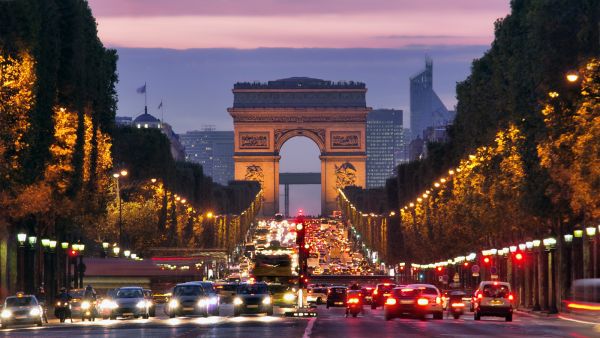 أفضل 6 نشاطات سياحية في باريس خلال العطلة الصيفية أفضل 6 نشاطات سياحية في باريس خلال العطلة الصيفية