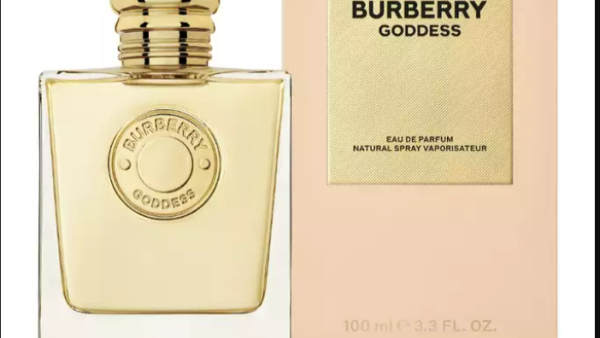 بيربيري تطلق العطر النسائي الجديد "Burberry Goddess" 