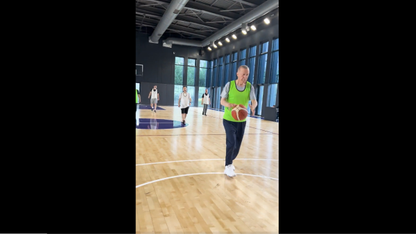 Erdogan playing Basketball